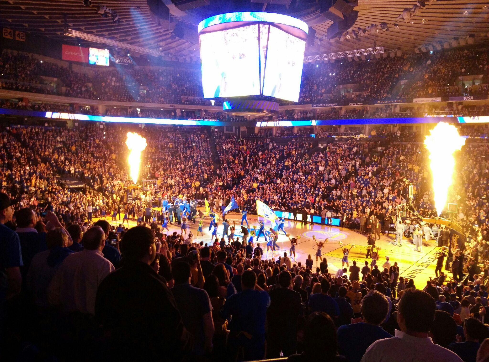 欢迎韩国访客来公司参观交流